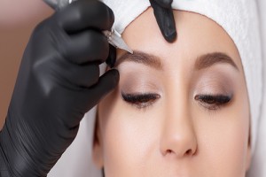 Kalıcı Makyaj (Mikropigmentasyon) hangi durumlarda yapılır ?